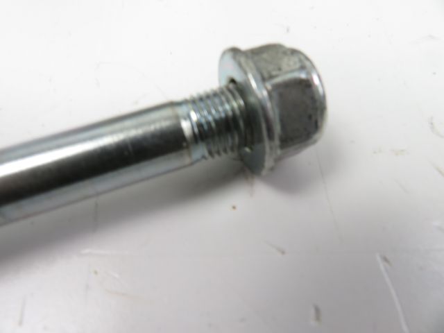 AXE DE ROUE AVANT