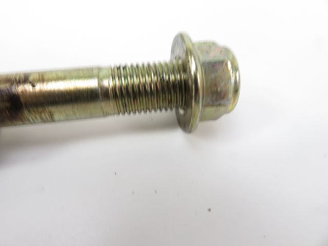 AXE DE ROUE AVANT
