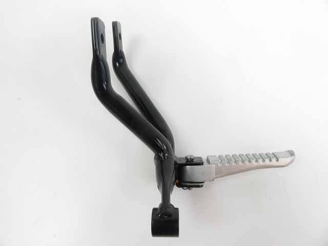 PLATINE ET REPOSE PIEDS ARRIERE DROIT