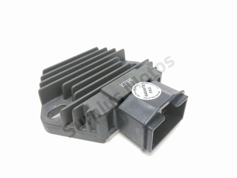 REGULATEUR DE TENSION