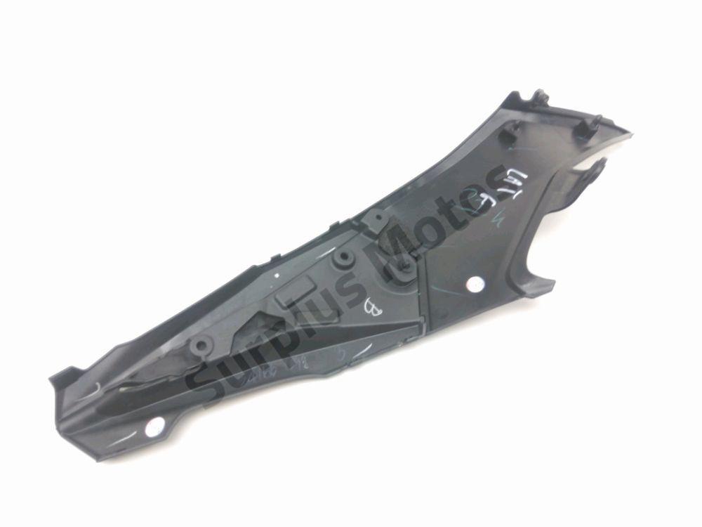 CACHE LATERAL GAUCHE