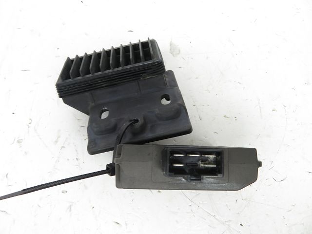 REGULATEUR DE TENSION