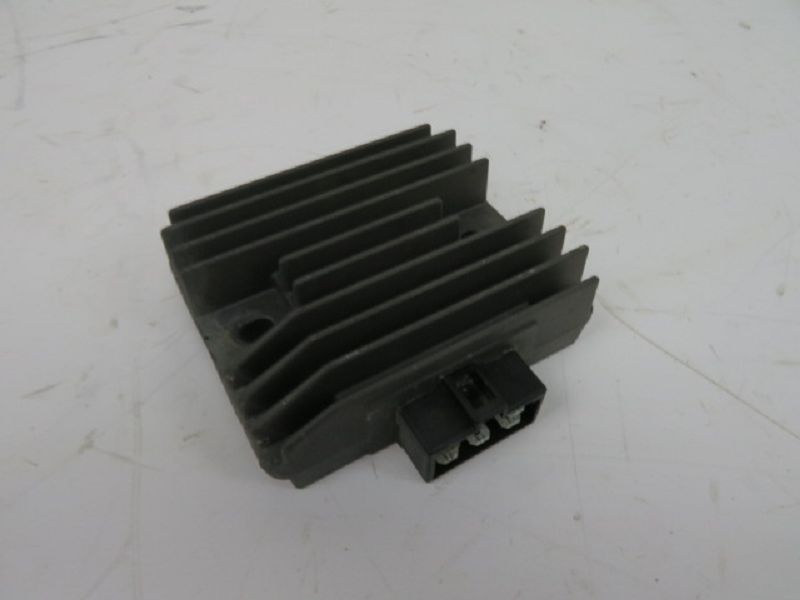 REGULATEUR DE TENSION