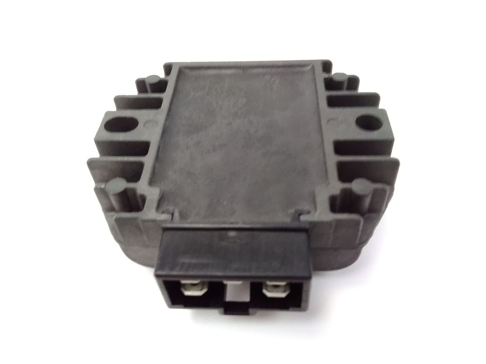 REGULATEUR DE TENSION