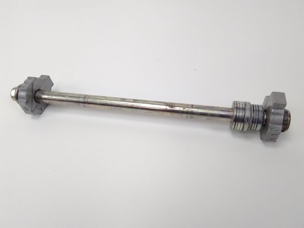 AXE DE ROUE ARRIERE