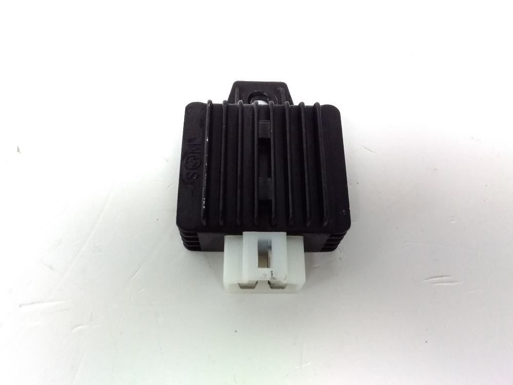 REGULATEUR DE TENSION