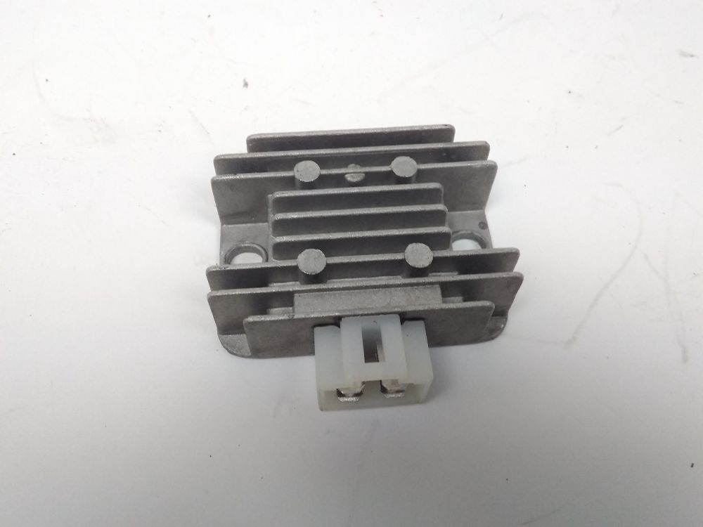 REGULATEUR DE TENSION
