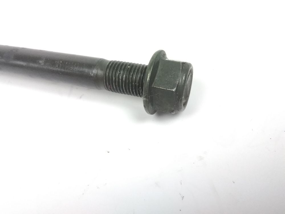 AXE DE ROUE AVANT