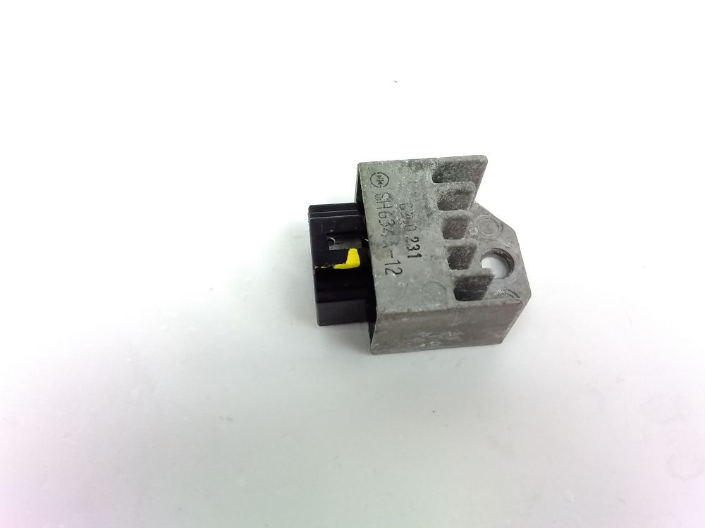 REGULATEUR DE TENSION