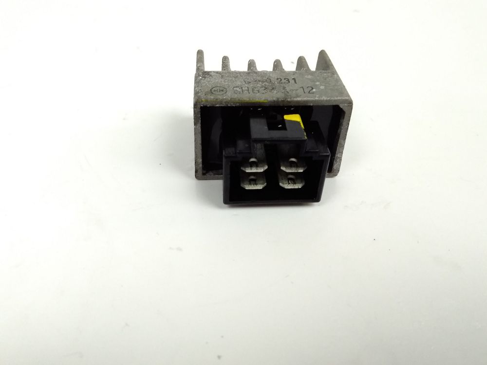 REGULATEUR DE TENSION