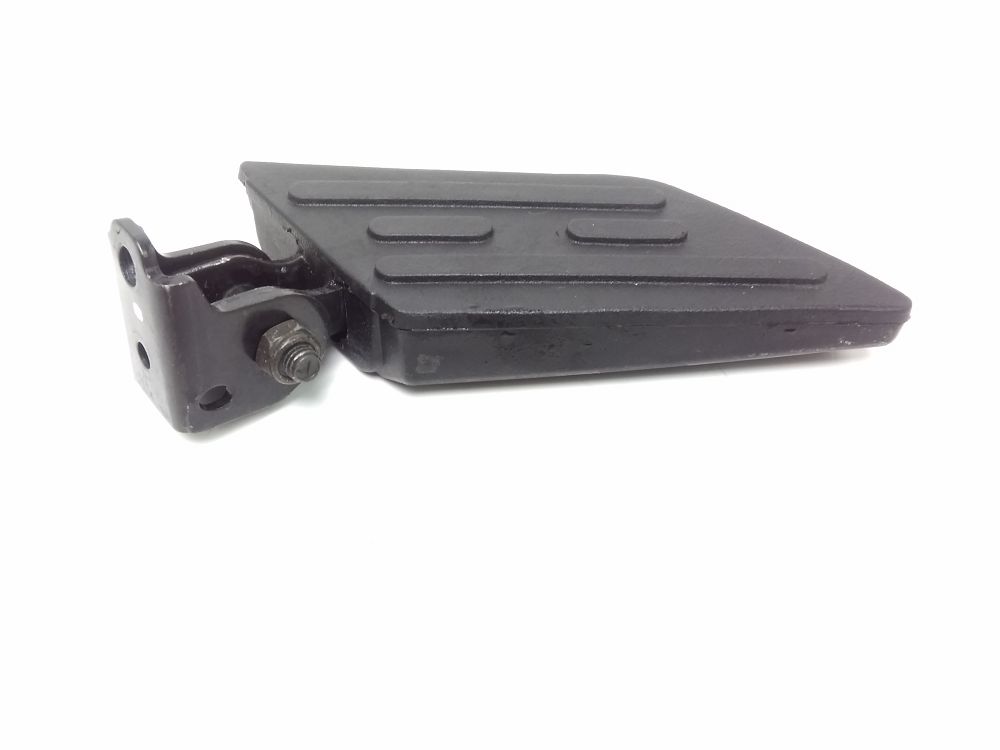 PLATINE ET REPOSE PIEDS ARRIERE DROIT