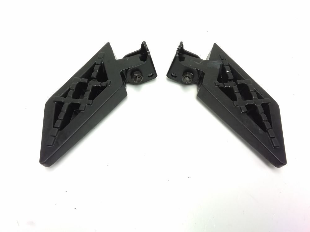 Repose pieds arriere gauche