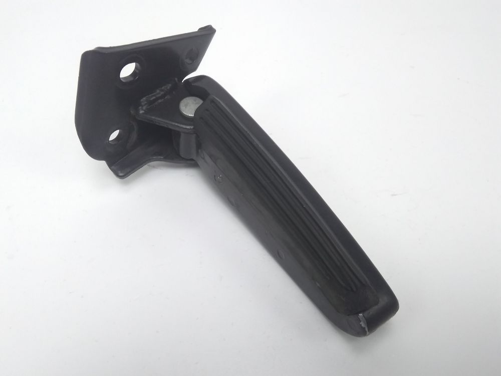 Platine et repose pieds arriere droit