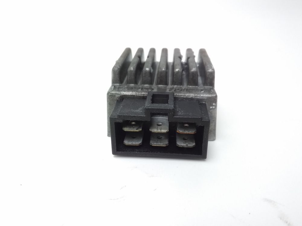 REGULATEUR DE TENSION