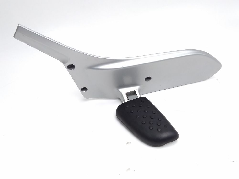 Platine et repose pieds arriere gauche