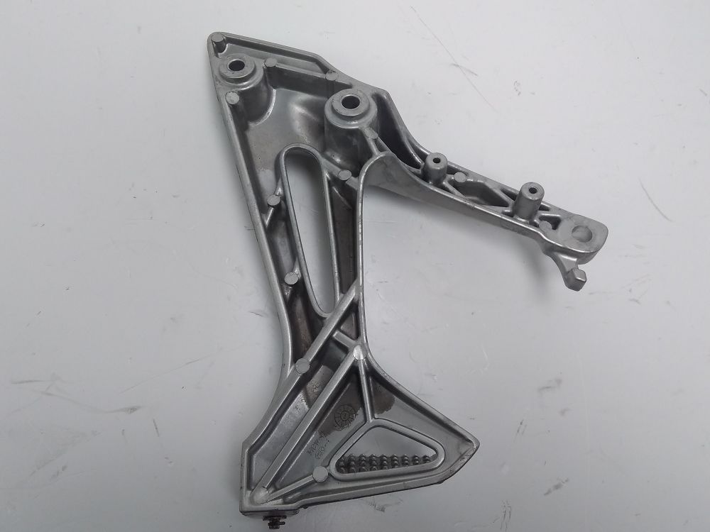 PLATINE ARRIERE DROITE COMPLETE