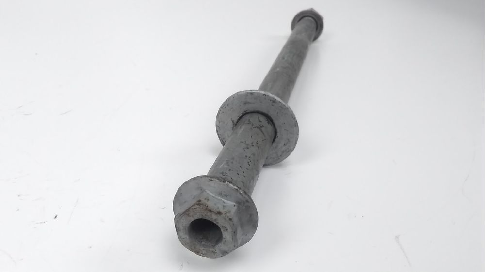 AXE DE ROUE ARRIERE