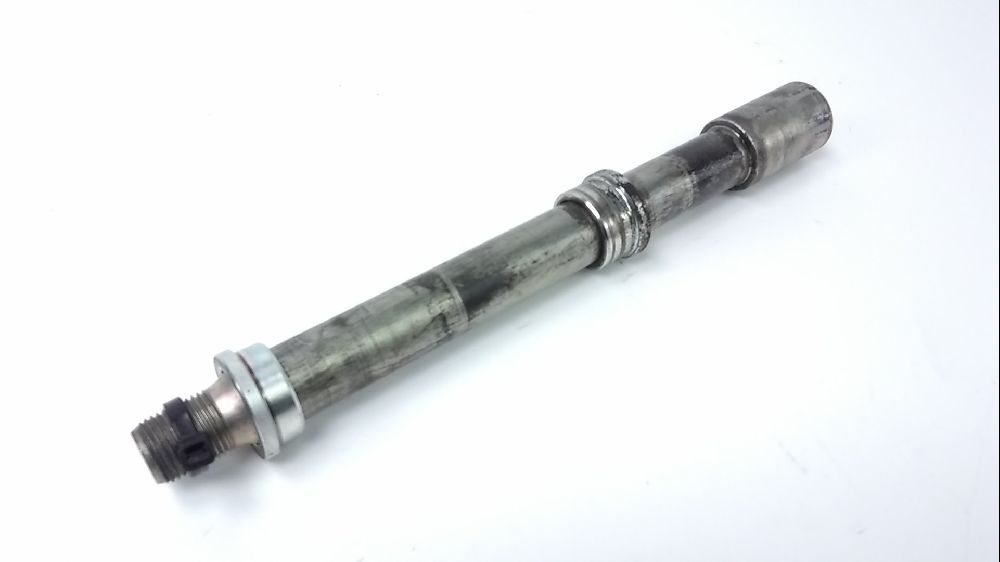 AXE DE ROUE AVANT