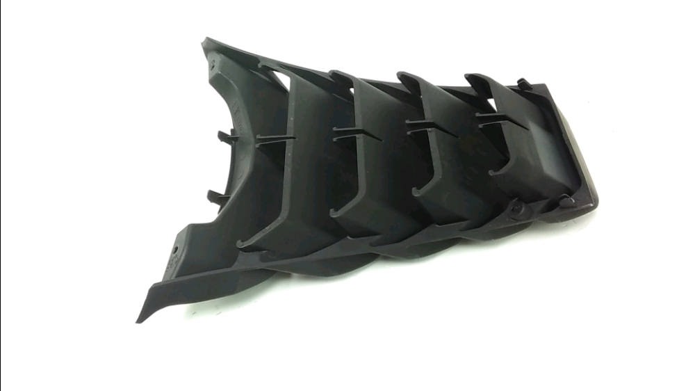 GRILLE DE RADIATEUR