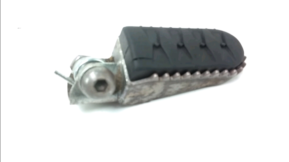 Repose pieds avant gauche