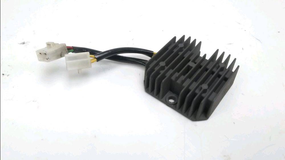REGULATEUR DE TENSION