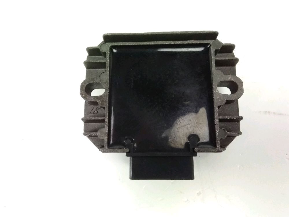 REGULATEUR DE TENSION