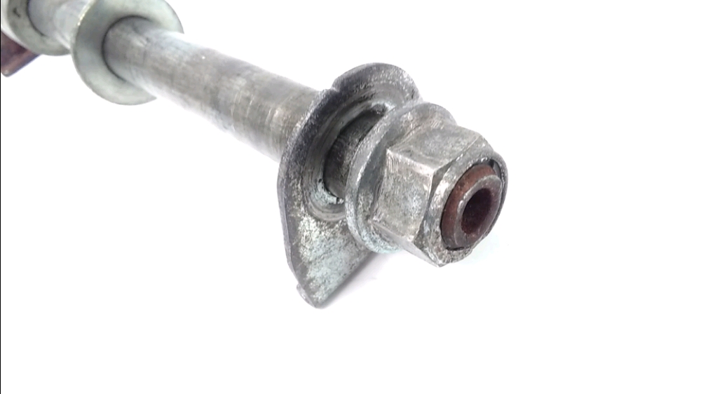 AXE DE ROUE ARRIERE