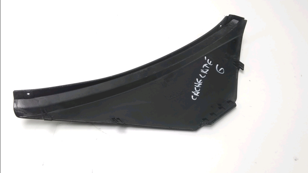 CACHE LATERAL GAUCHE