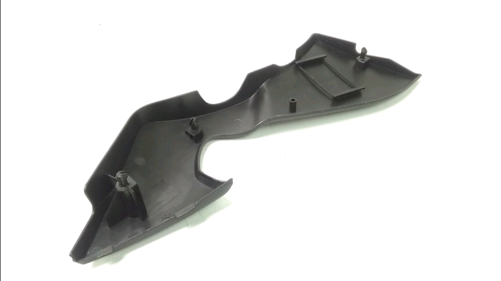 CACHE LATERAL DROIT