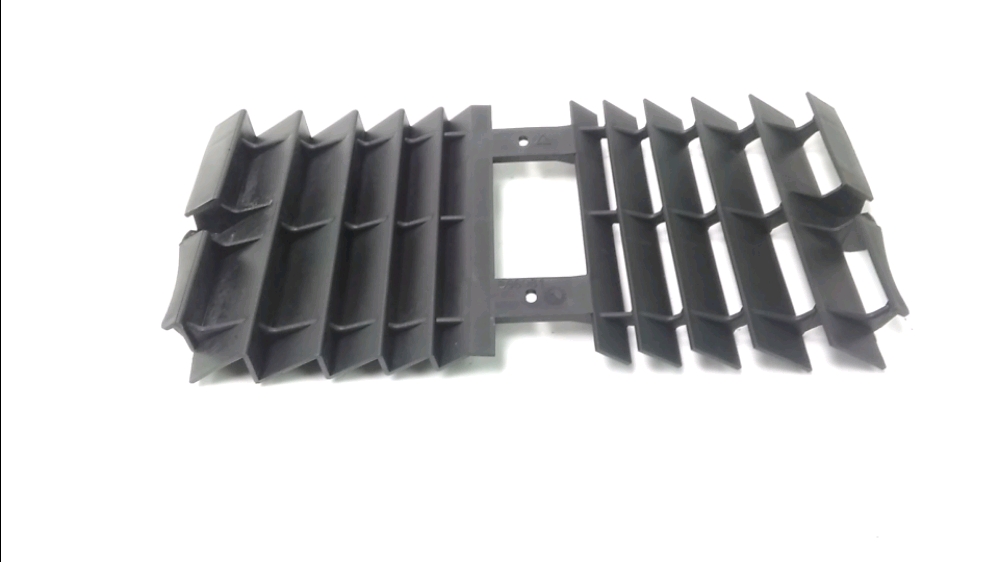 GRILLE DE RADIATEUR