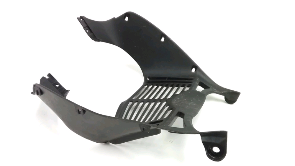 GRILLE DE RADIATEUR