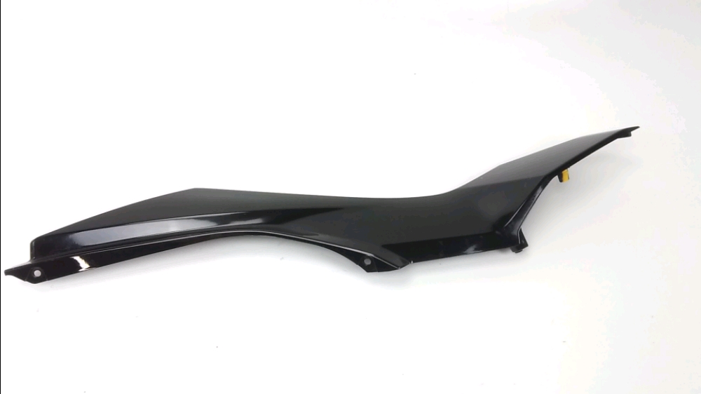 CACHE LATERAL GAUCHE