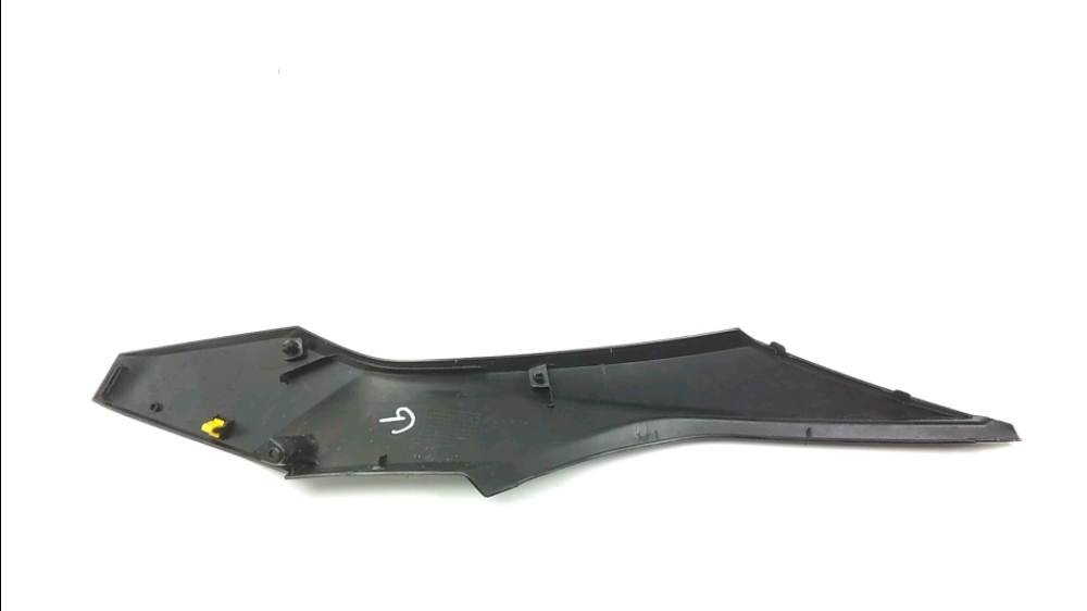 CACHE LATERAL GAUCHE