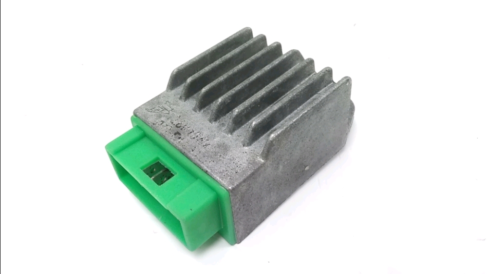 REGULATEUR DE TENSION