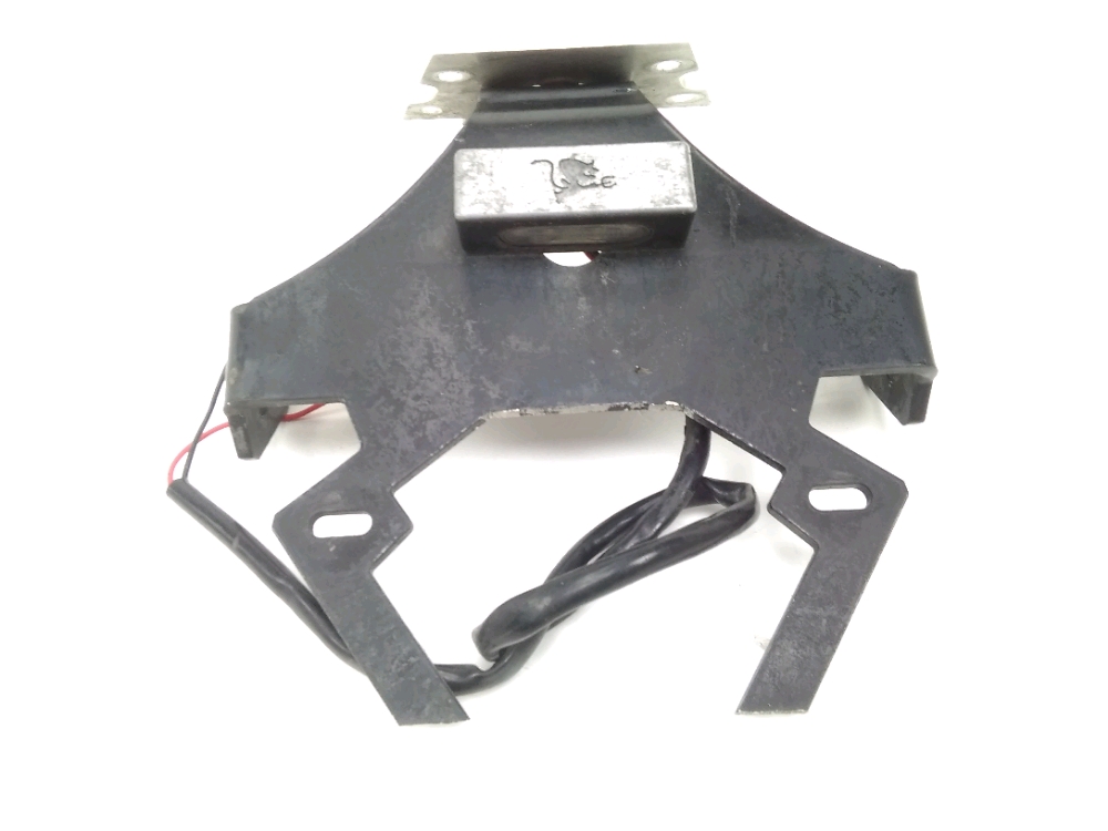 SUPPORT DE PLAQUE ET ECLAIRAGE