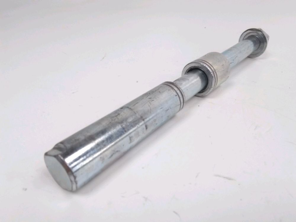 AXE DE ROUE AVANT