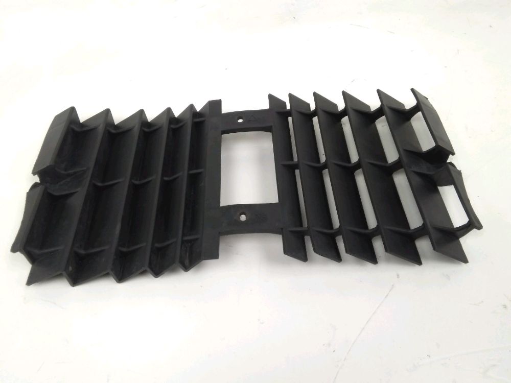GRILLE DE RADIATEUR