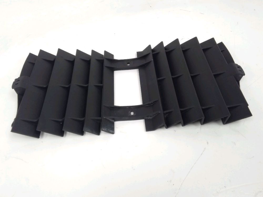 GRILLE DE RADIATEUR