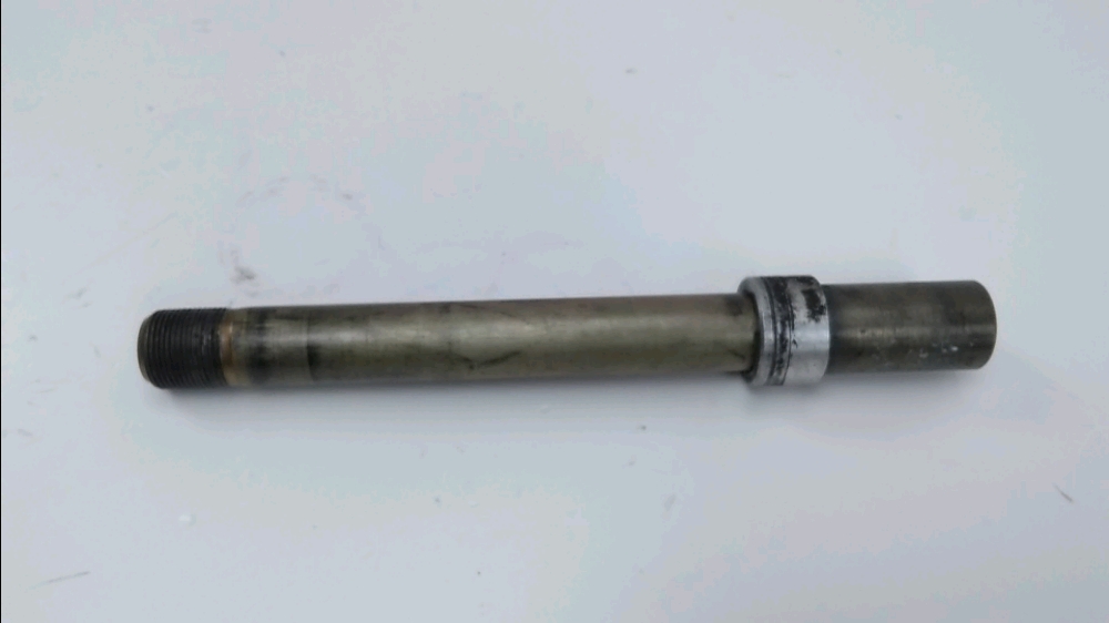 AXE DE ROUE AVANT