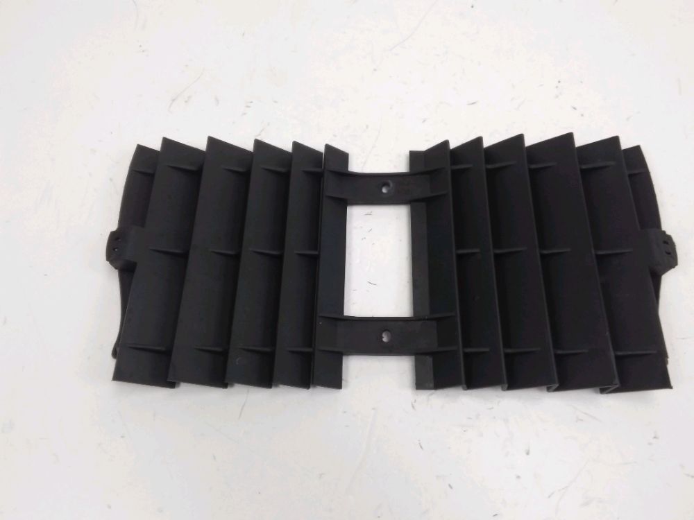 GRILLE DE RADIATEUR