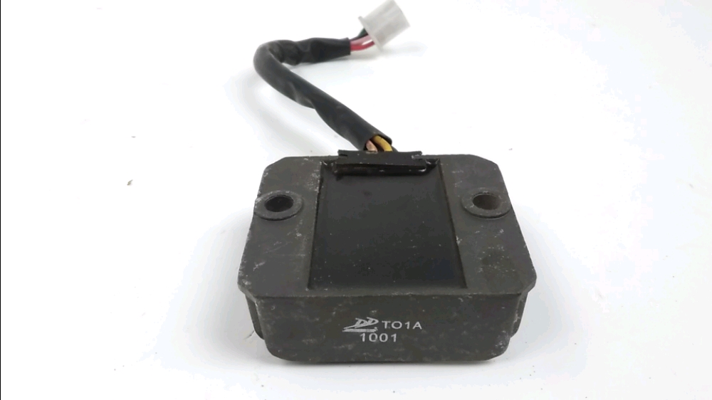 REGULATEUR DE TENSION