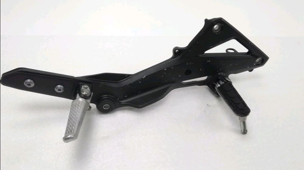 PLATINE AVANT DROITE COMPLETE