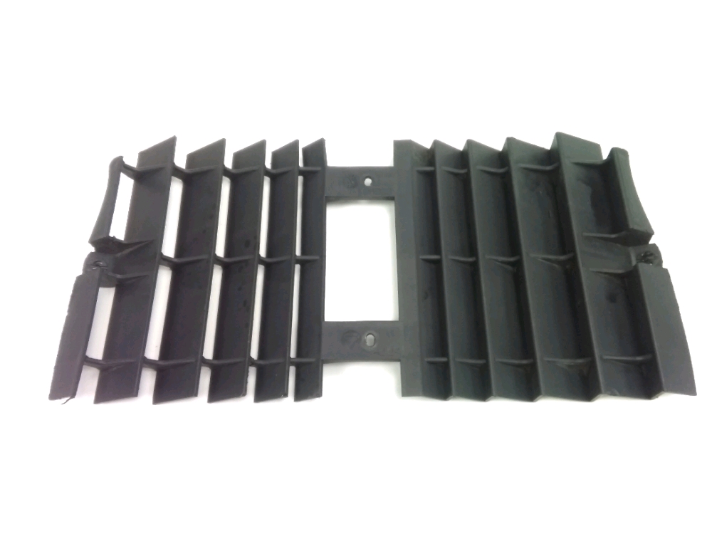 GRILLE DE RADIATEUR