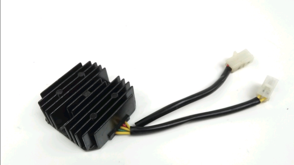 REGULATEUR DE TENSION