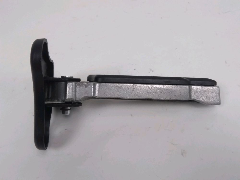 PLATINE ET REPOSE PIEDS ARRIERE DROIT