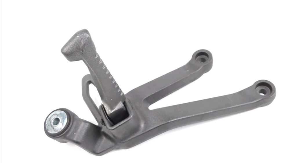 PLATINE ET REPOSE PIEDS ARRIERE DROIT