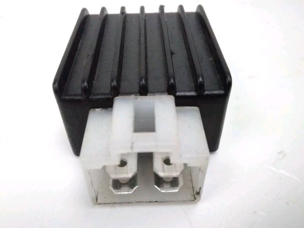 REGULATEUR DE TENSION