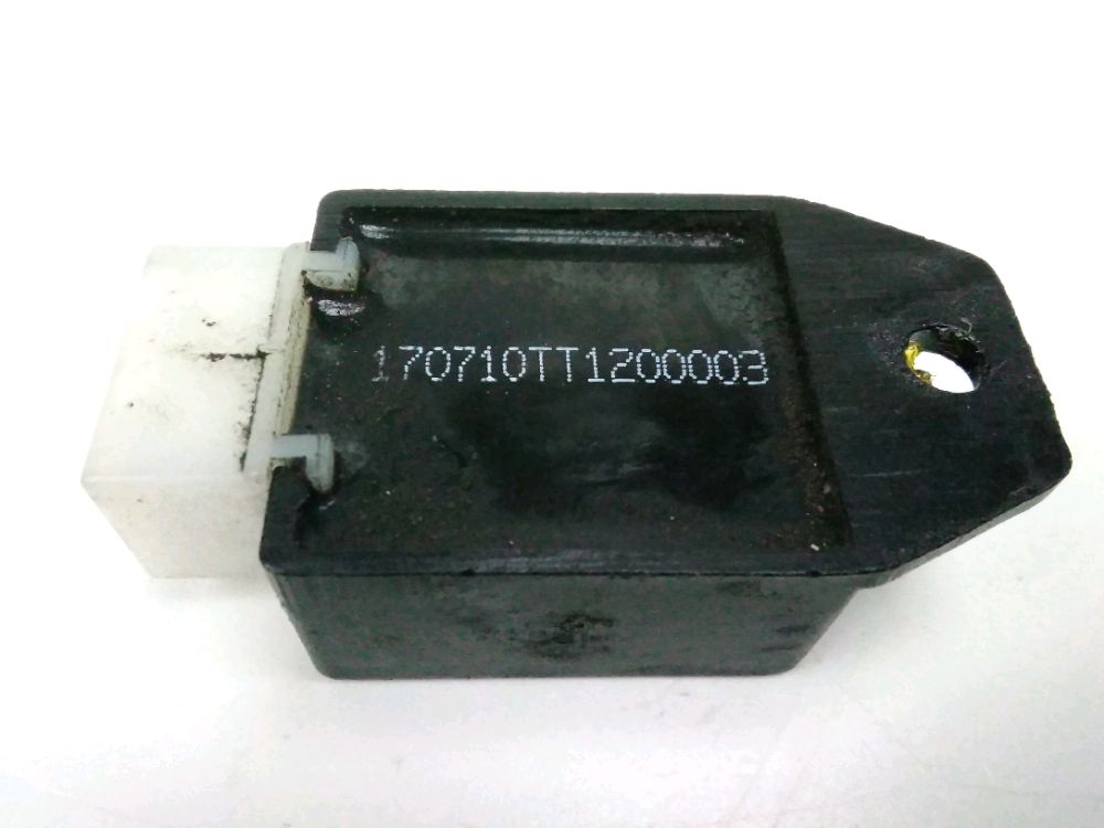 REGULATEUR DE TENSION