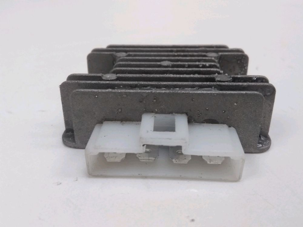 REGULATEUR DE TENSION