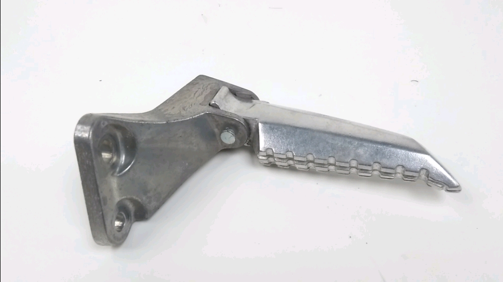 PLATINE ET REPOSE PIEDS ARRIERE DROIT